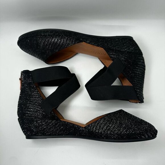 Gentle Souls by Kenneth Cole Noa Crisscross Metallic Demi Wedge Pumps - Picture 3 of 6